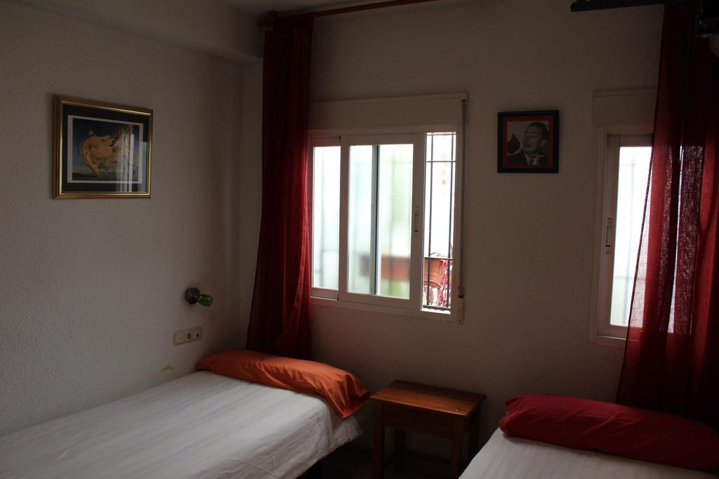 Hostal Nuevas Naciones Granada Phòng bức ảnh