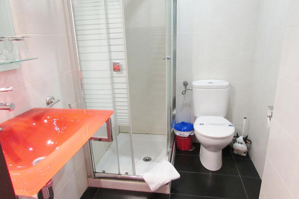 Hostal Nuevas Naciones Granada Ngoại thất bức ảnh