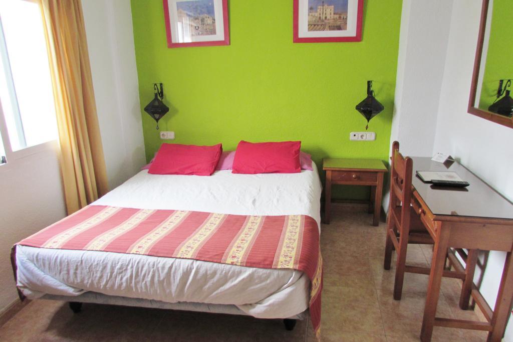 Hostal Nuevas Naciones Granada Ngoại thất bức ảnh